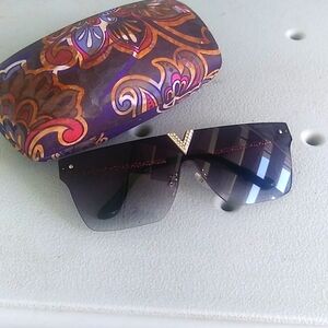 Louie Vuitton© Sun glasses